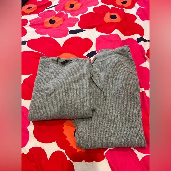 360Cashmere Gray Knit Sweater and Pants Set - Picture 6 of 6